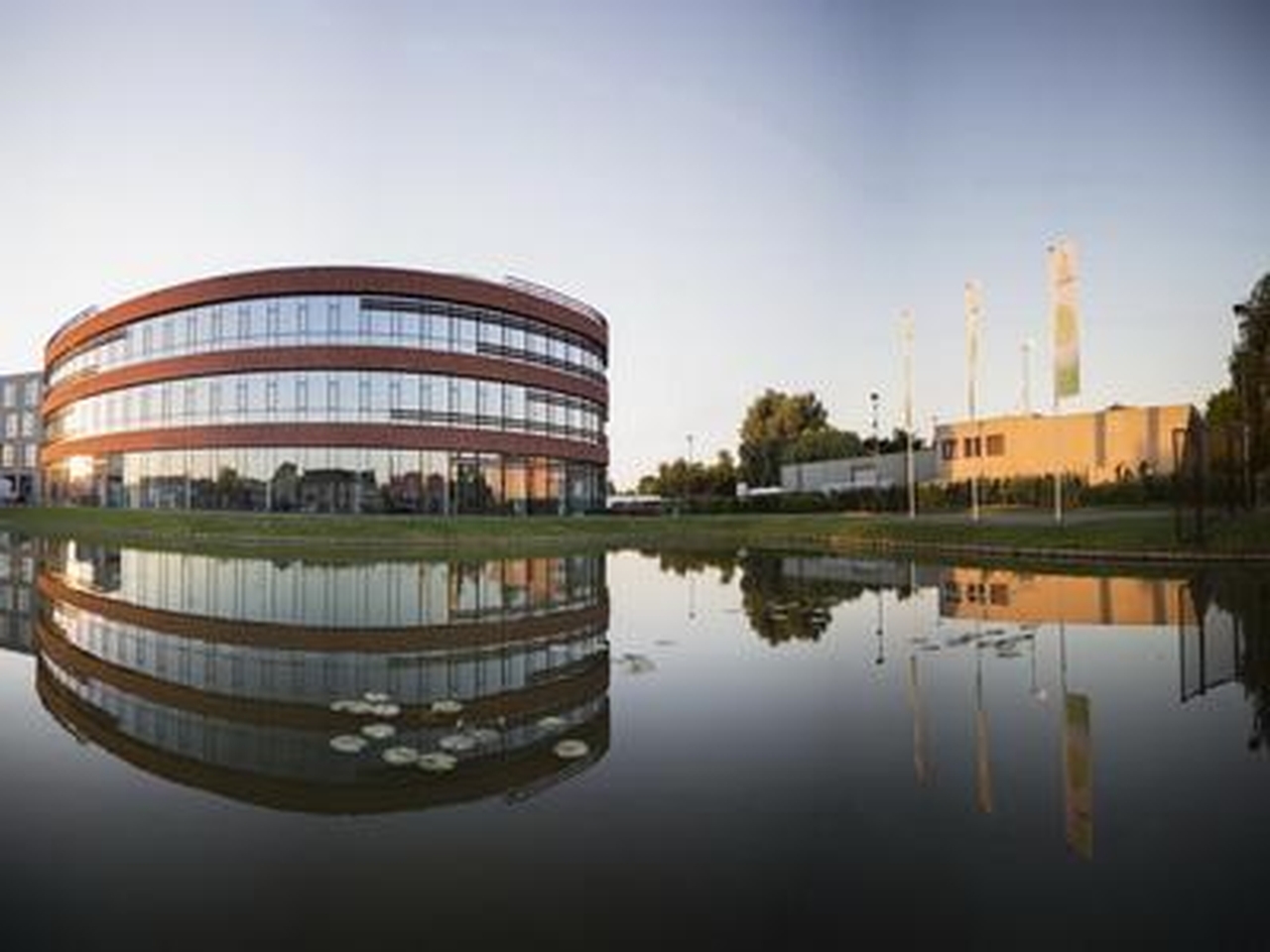 RZNL130802_001_HeadQuarters_resize2