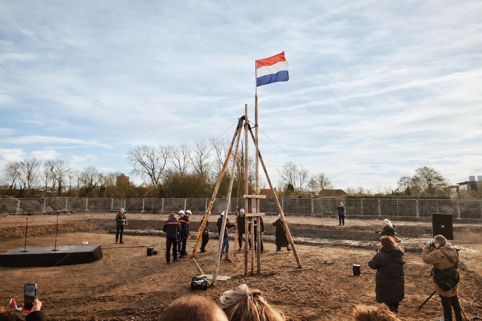 5233_eerste paal foto